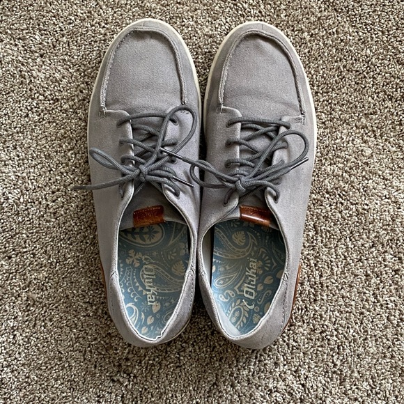 olukai boat shoes